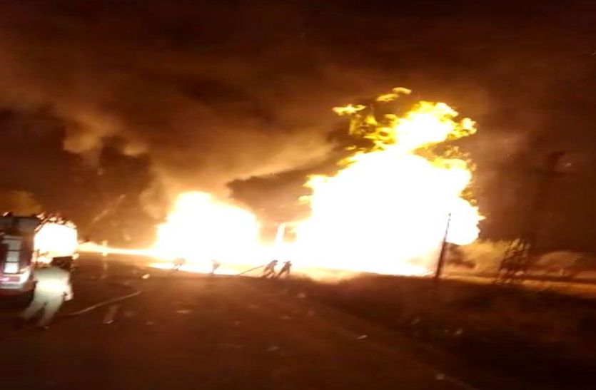 heavy-fire-in-tanker-filled-with-chemical