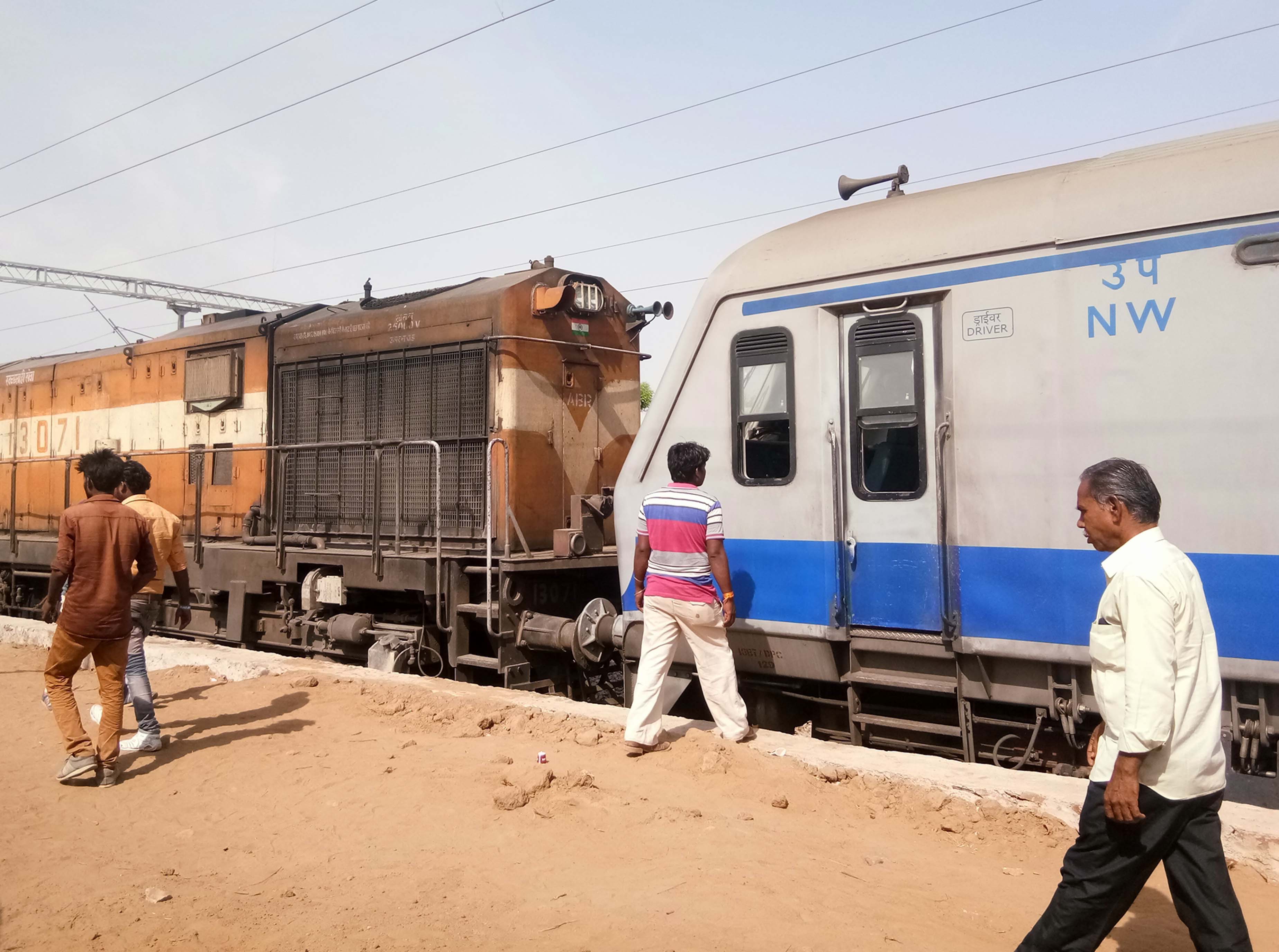 Jaipur-Hisar train engine stays poor, one and a half hours