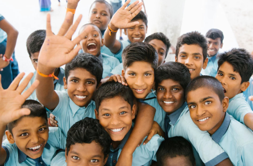 माध्यमिक शिक्षा निदेशक बीकानेर की ओर से बच्चों के शैक्षिक विकास के लिए खुद के खर्चे पर निजी स्कूलों में स्कूली शिक्षा दिलाने के लिए गाइडलाइन जारी की हैं।