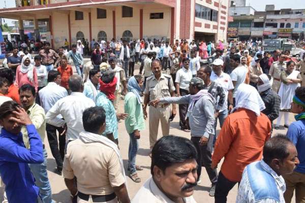 बस स्टैंड हुआ अतिक्रमण मुक्त, देखिए पहले और अब की तस्वीर