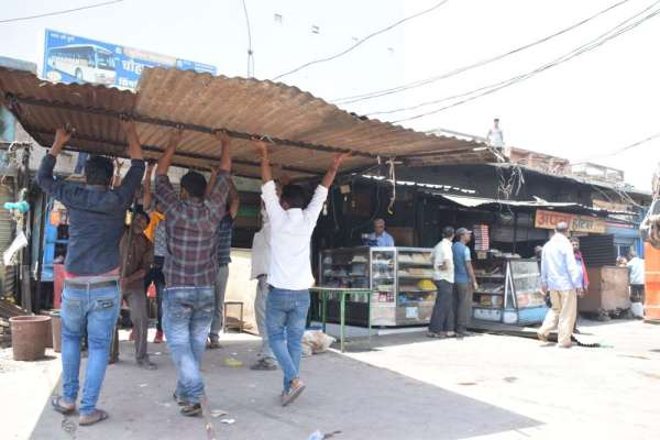 बस स्टैंड हुआ अतिक्रमण मुक्त, देखिए पहले और अब की तस्वीर