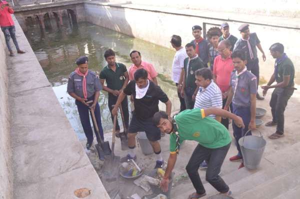 Graphical vase of labor