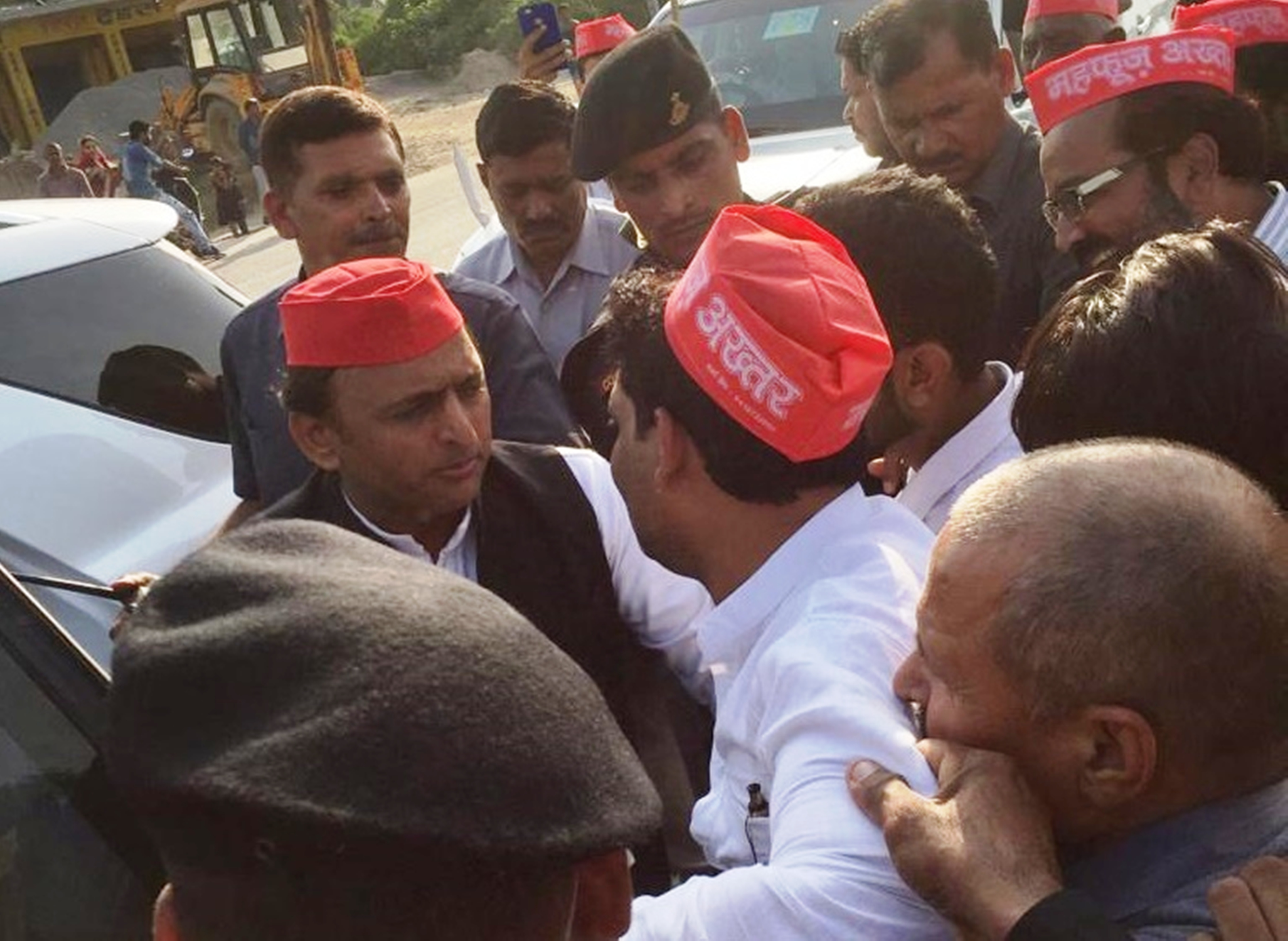 akhilesh yadav attacks on pm narendra modi in lok sabha elections 2019