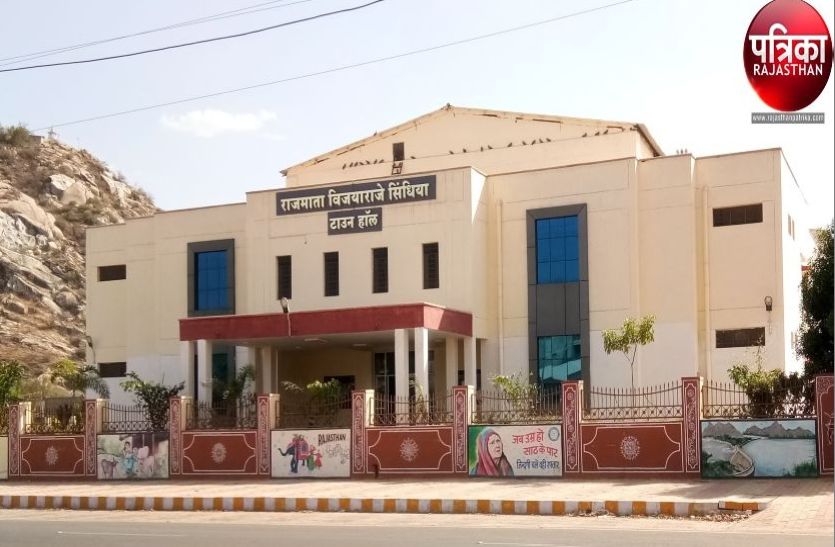 Construction of Sumerpur Town Hall closed due to lack of budget