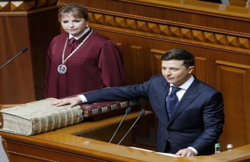 यूक्रेन के नवनिर्वाचित राष्ट्रपति व्लादिमीर जेलेंक्सी