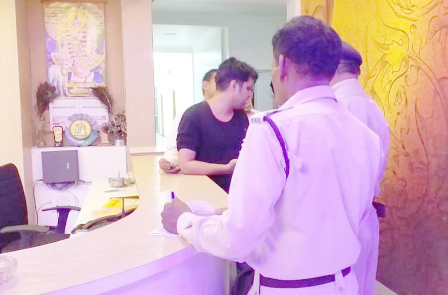 Excise department raid in Singrauli hotel