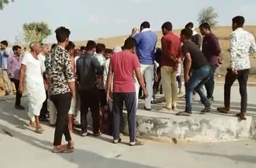 man suicide in churu