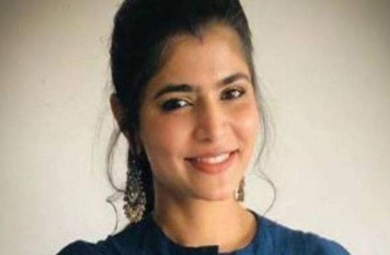 अंजान शख्स ने इस मशहूर सिंगर के साथ की बद्तमीजी की सारी हदें पार, किया अश्लील मैसेज, बदले में ऐसे मिला जवाब