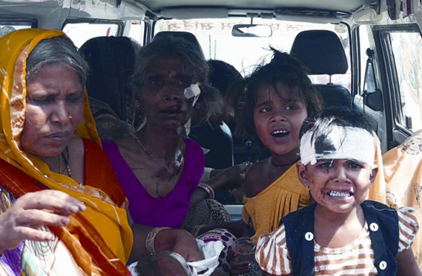 बारां में अमंगल: बालाजी के दर्शन और सरिये लेकर लौटती लोगों से भरी 2 ट्रैक्टर-ट्रॉली पलटी, 25 की हालत नाजुक