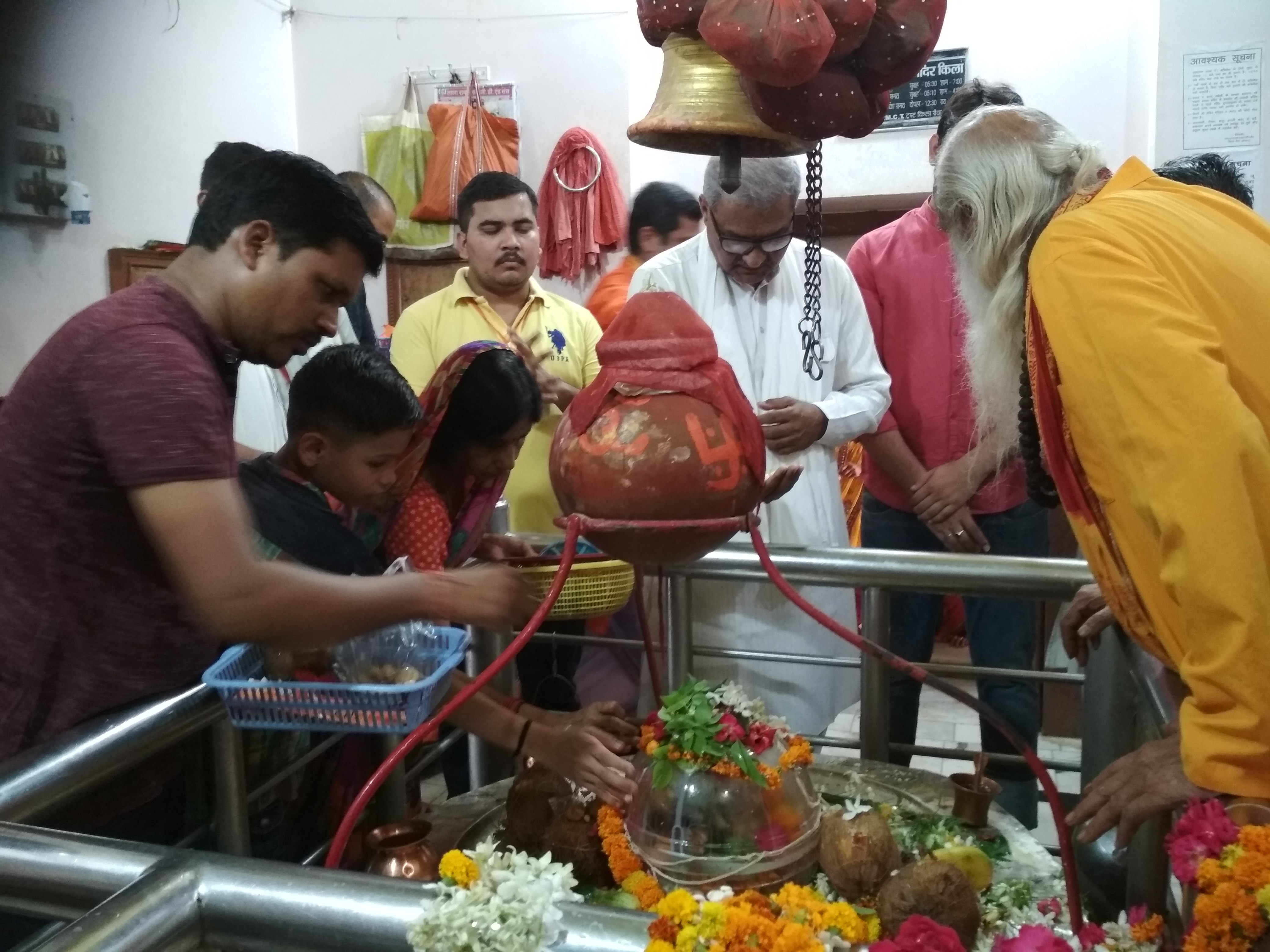 BJP candidate Janardhan Mishra reached Shiv temple