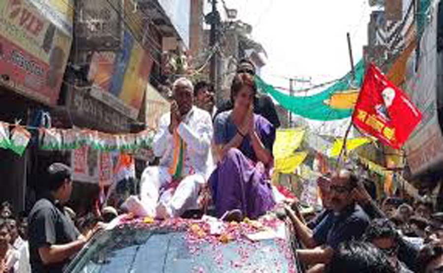 no effect of priyanka's road show, congress on number 3