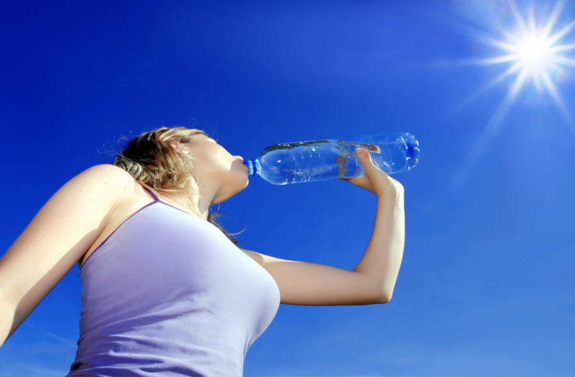 drink-more-water-to-stay-healthy-during-the-summer