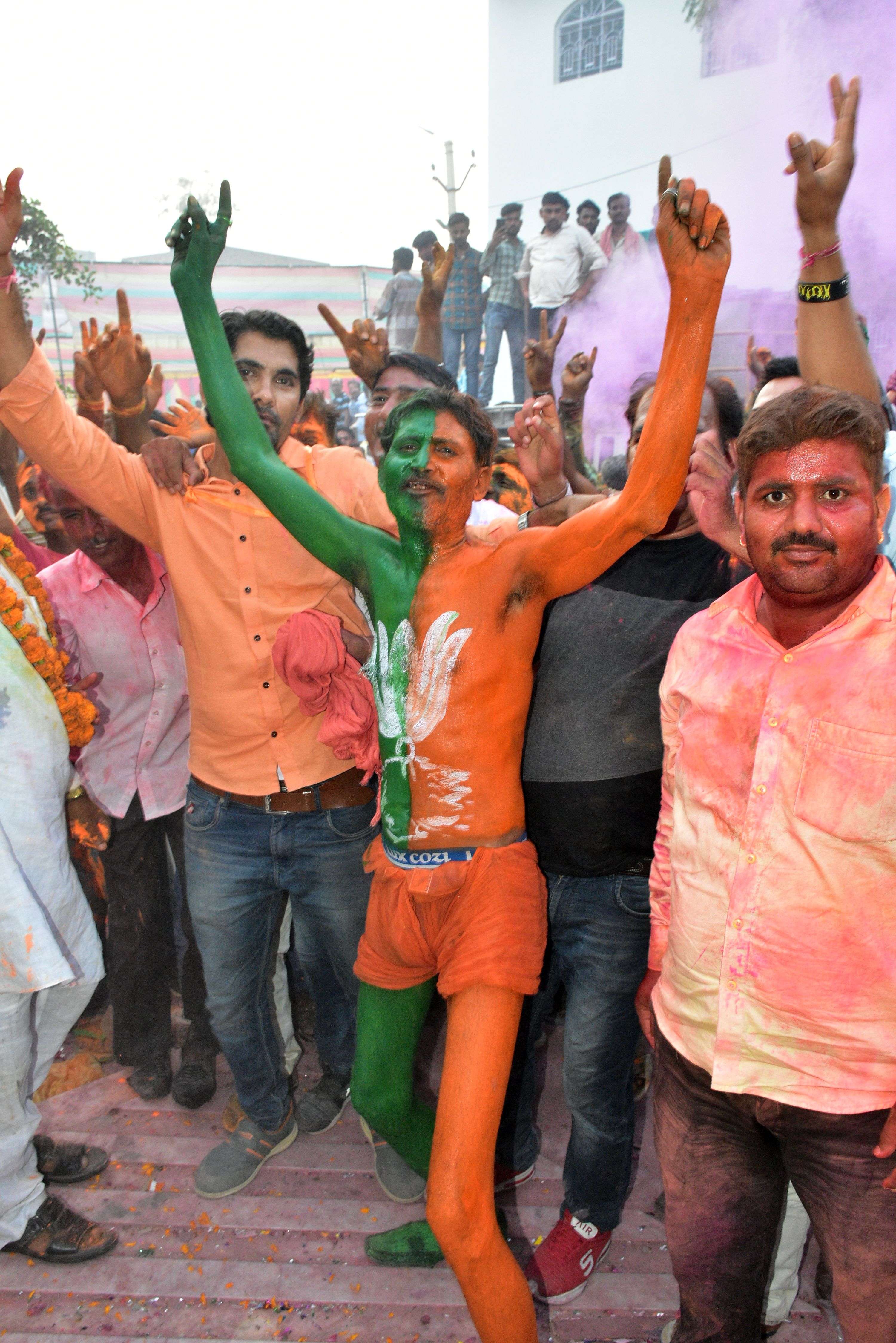 Bikaner : भाजपा कार्यकर्ताओं ने जीत का मनाया जश्न : देखें फोटो