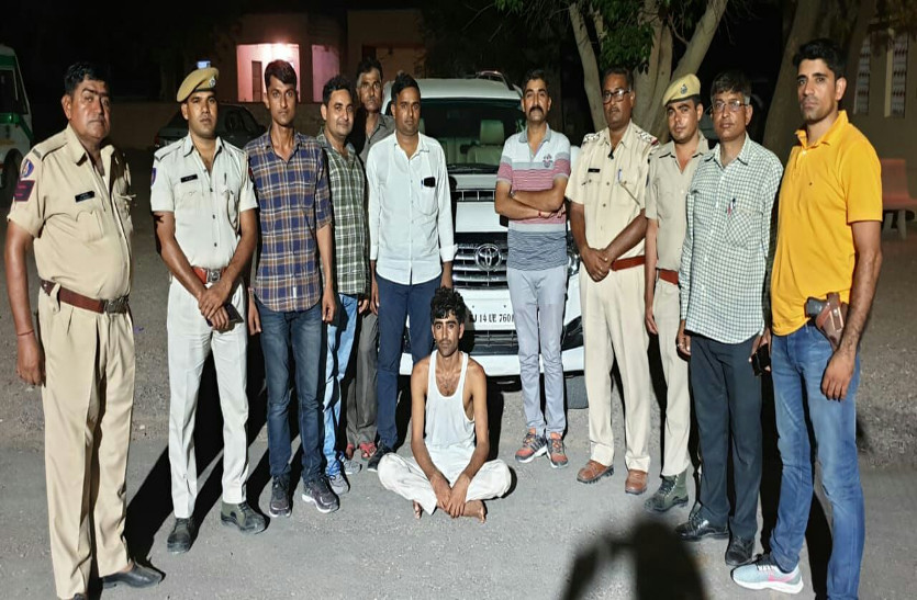 263 kg poppy straw caught in luxury car, one arrest