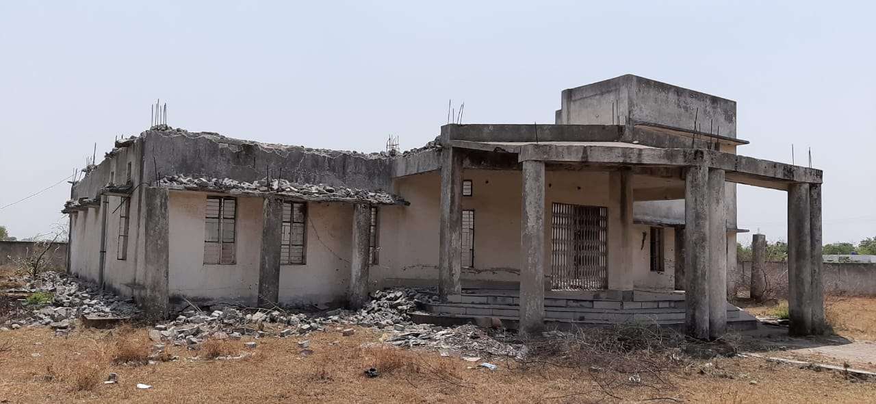 लापरवाही : जितनी में पूरी बिल्डिंग हो गई थी तैयार, अब मेंटनेंस में उससे ज्यादा खर्च पड़ रहा करना