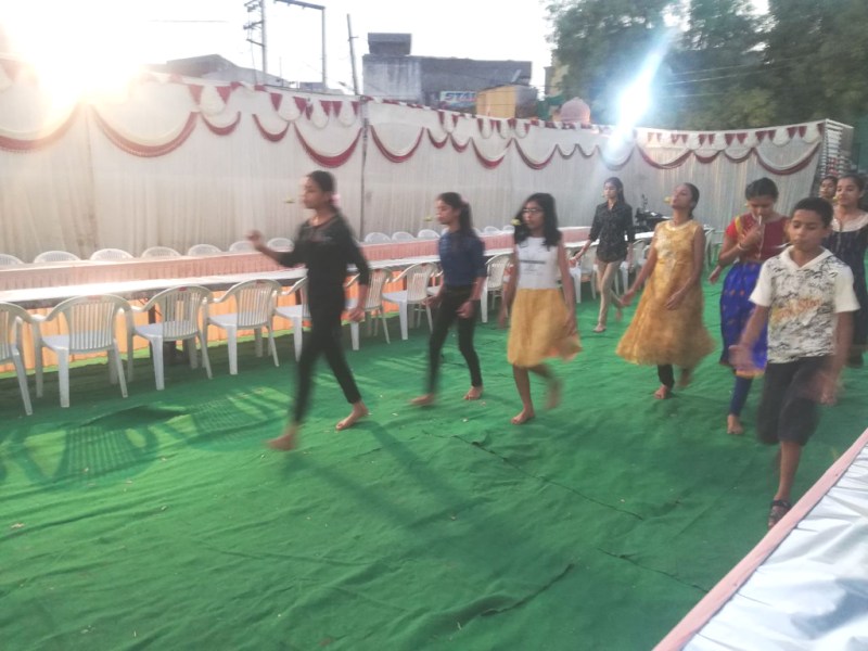 Contestants in the celebration of the Sanha Brahmin Samaj