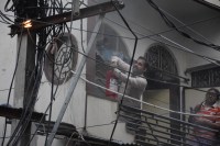 विद्युत लाइन में भड़की आग, बाजार में मची अफरा-तफरी