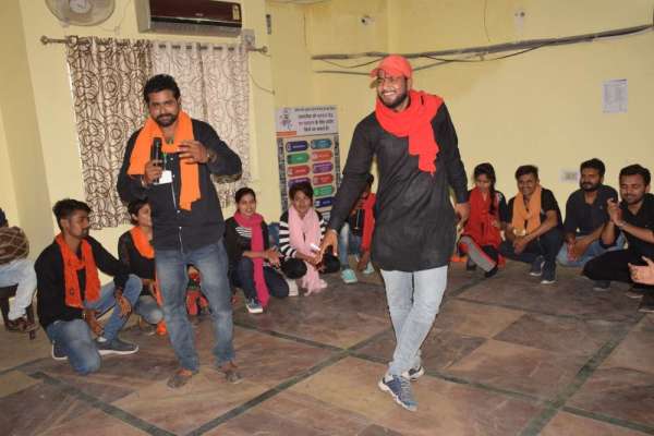 विश्व तम्बाकू निषेध दिवस: नुक्कड़ नाटक के माध्यम से दिया नशा मुक्ति का संदेश