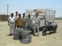 Police screws on wire thieves gang