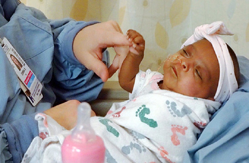 worlds tiniest baby born in california her weight is 245 grams