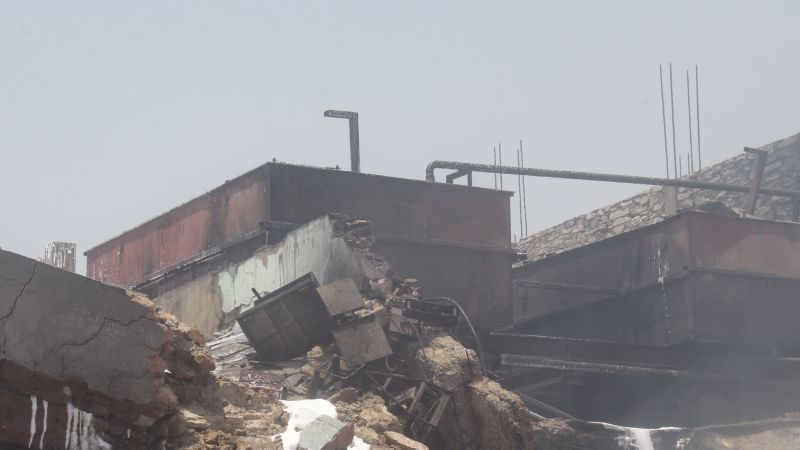 people scared about fire in oil godown in city