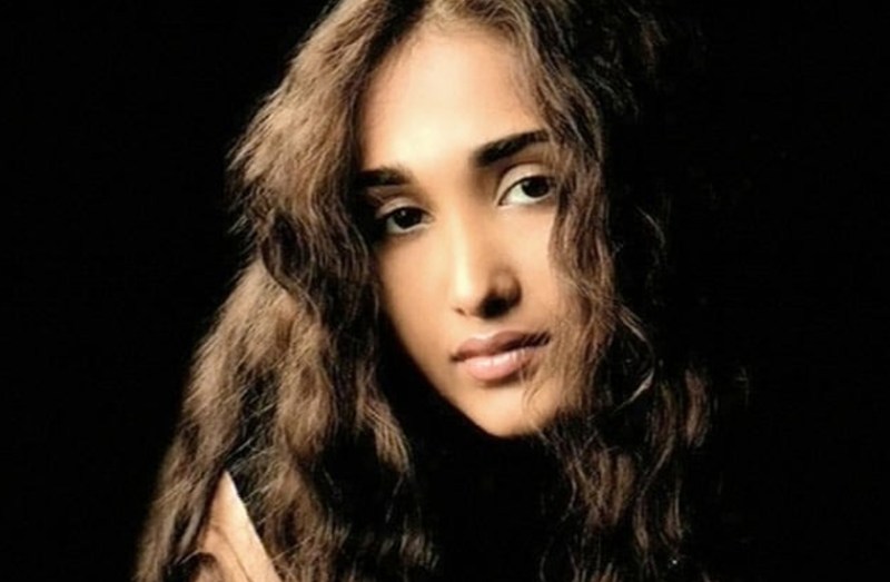 कोई नहीं जानता सुसाइड कर चुकी जिया खान की ये कहानी, गंदी नजरों से देखता था ये निर्देशक, पहले फिल्म में दिया काम फिर....