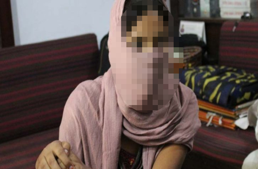 बलात्कार के बाद 14 वर्षीय छात्रा के जन्मी प्रीमेच्योर बच्ची की उपचार के दौरान मौत हो गई है।
