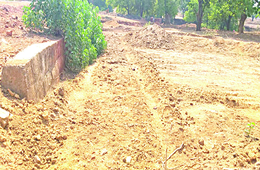 Water supply scheme has been laid on the bank of the canal pipeline