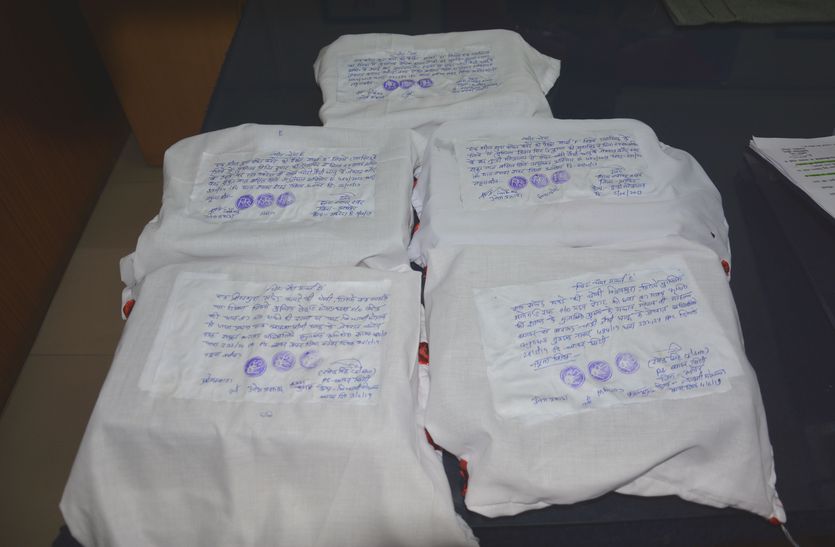 Seven kg of looted silver jewelery recovered