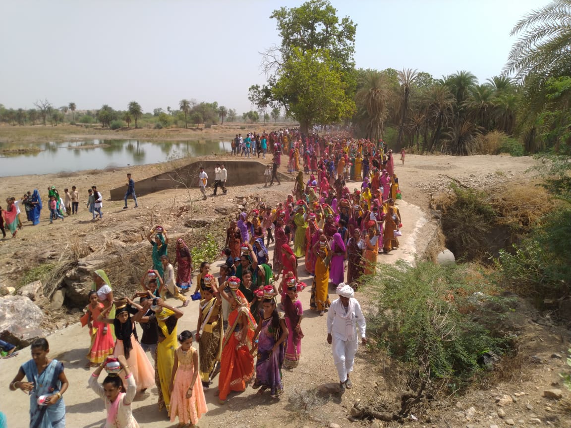 गंगोज उद्यापन में उमड़ा जनसैलाब, महिलाओं ने धारण किए कलश, देखें वीडियो