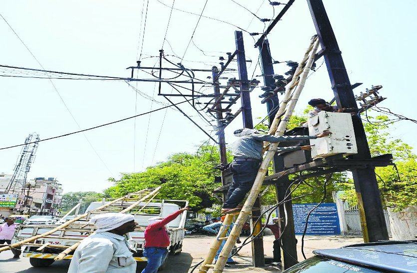 patrika gwalior ground report on power cut in gwalior