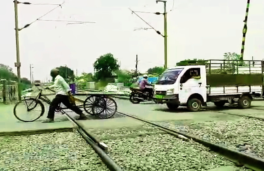 कागजों में ही सिमटा रेलवे का पौधरोपण अभियान, देखिए वीडियो