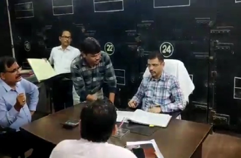 New DM Adarsh singh charge in barabanki