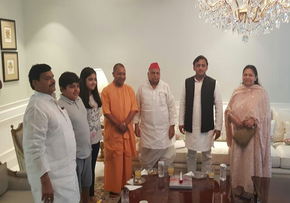 CM Yogi Adityanath meeting with Mulayam 