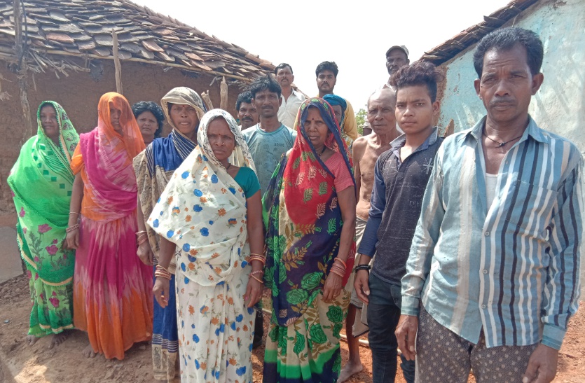 यहां ग्राम पंचायत की मनमानी से छले जा रहे आदिवासी, पात्रता के बाद भी नहीं मिला पीएम आवास योजना का लाभ, वीडियो में सुने इनकी व्यथा