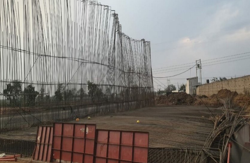 under construction bridge collapse in Bilaspur, one dead
