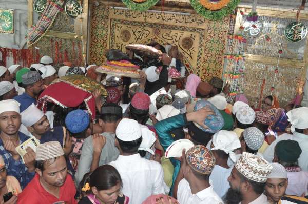 pics of Khwaja Usman Harooni's Urs