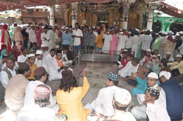 pics of Khwaja Usman Harooni's Urs