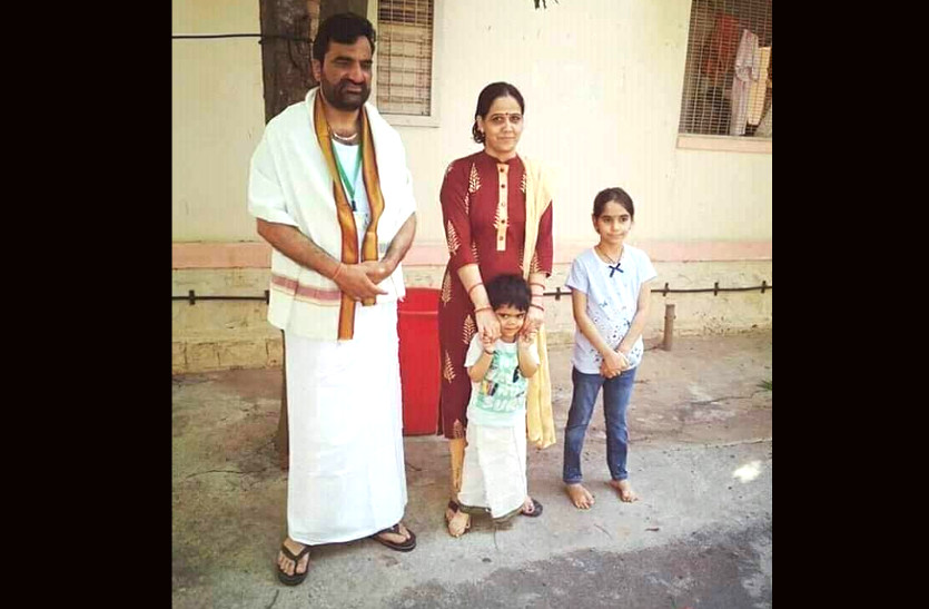 hanuman beniwal new look in south india dress