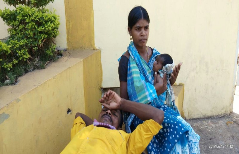 women with child tribal movement