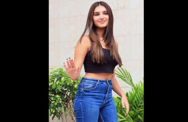 tara sutaria latest photos in crop top and jeans latest photos