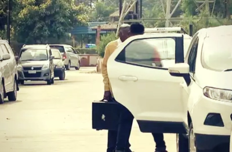 सीकर जिले के नीमकाथाना में आयकर विभाग ने गुरुवार को छापामार कार्रवाई शुरू की।