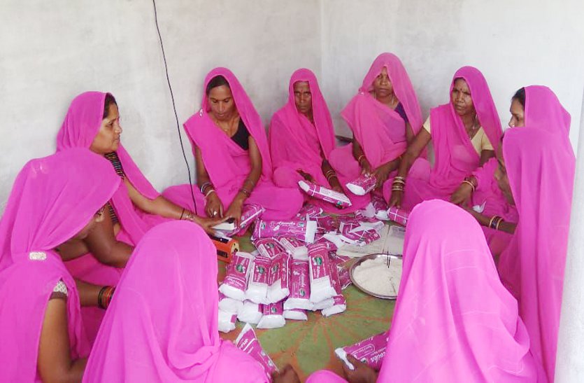Women are making sanitary napkins in karipathar Village