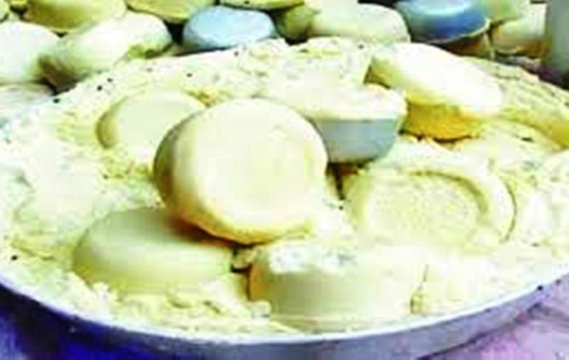 food-officers-teem-found-the-inligal-khoyaa-in-sitapur