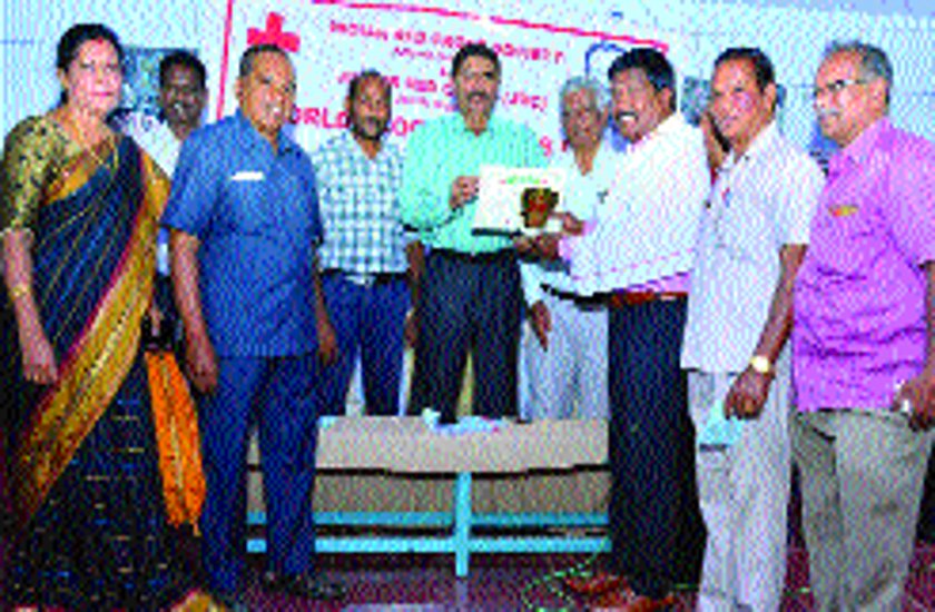 Blood donor honored on World Blood Donor Day