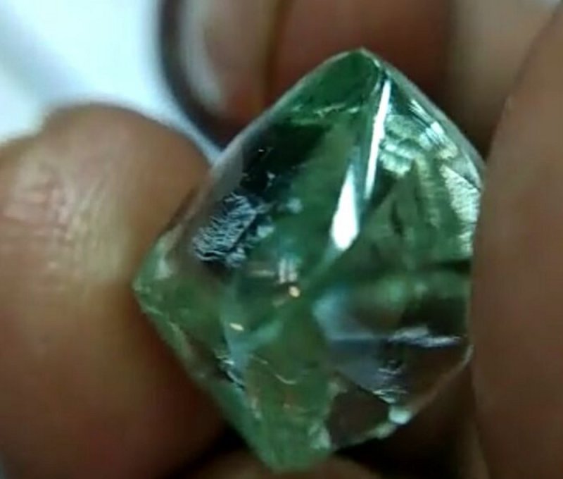 18 carat diamond will attract in auction, say quote in crores