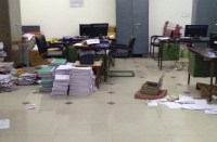 सोमवार को भृत्य इंश्यूरेंस कंपनी(Insurance company) के दफ्तर पहुंचा तो चोरी का पता चला। उसने घटना के अधिकारी को अवगत कराया। मामले की जानकारी रामपुर पुलिस(Rampur police) को दी गई। कर्मचारियों का कहना है कि दफ्तर में ताला लगा हुआ था।