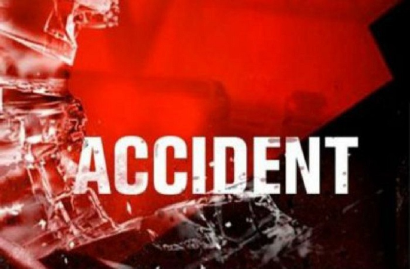 Road accident in azamgarh