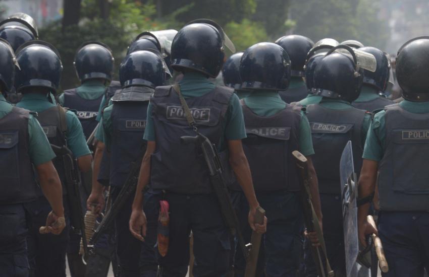 बांग्लादेश में मजदूरों के बीच झड़प