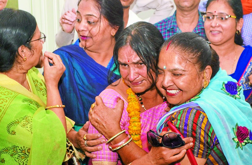 एक फोन की घंटी से हिल गया था बिरला का पूरा परिवार, ट्रेन की 72 सीटें और दिल्ली की 16 होटलें करवाई थी बुक